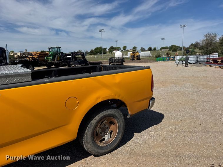 image for item FB7321 1999 Ford F150 pickup truck