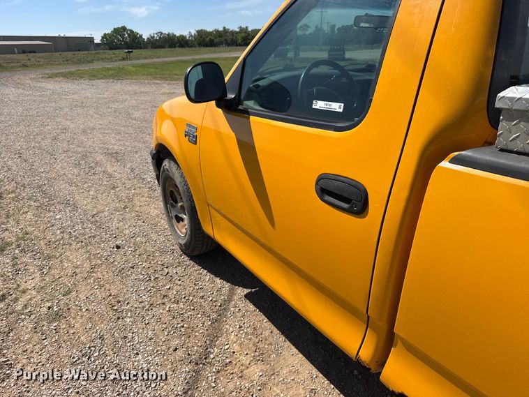 image for item FB7321 1999 Ford F150 pickup truck