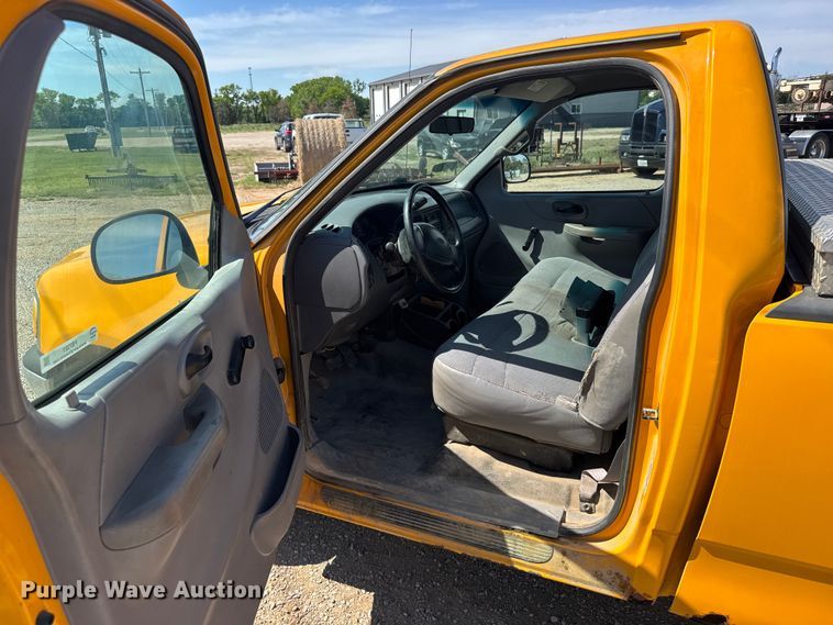 image for item FB7321 1999 Ford F150 pickup truck