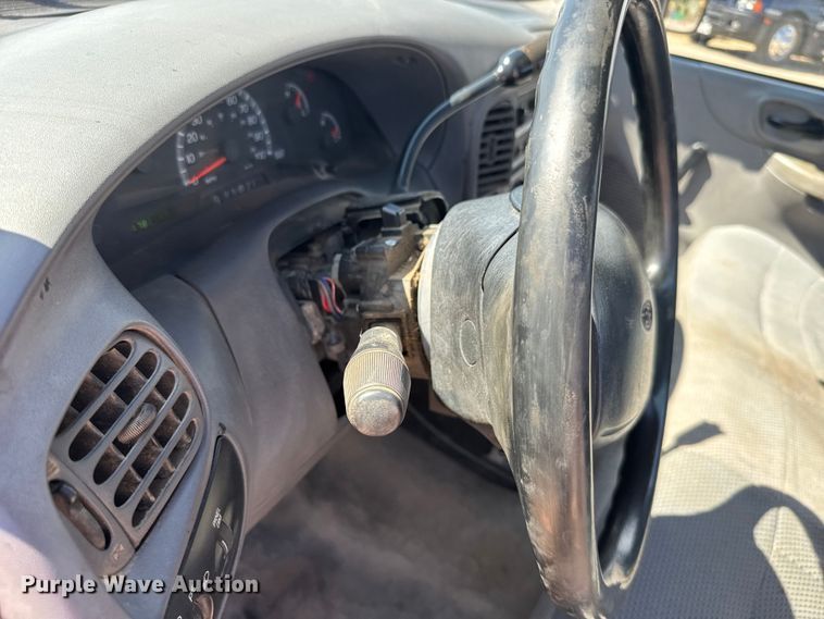 image for item FB7321 1999 Ford F150 pickup truck