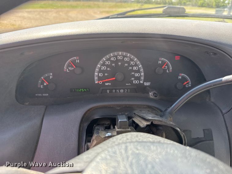image for item FB7321 1999 Ford F150 pickup truck