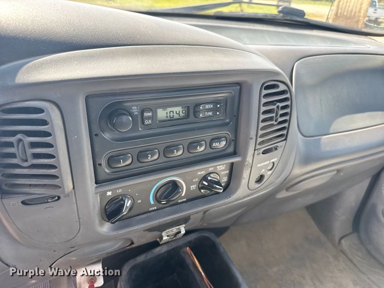 image for item FB7321 1999 Ford F150 pickup truck