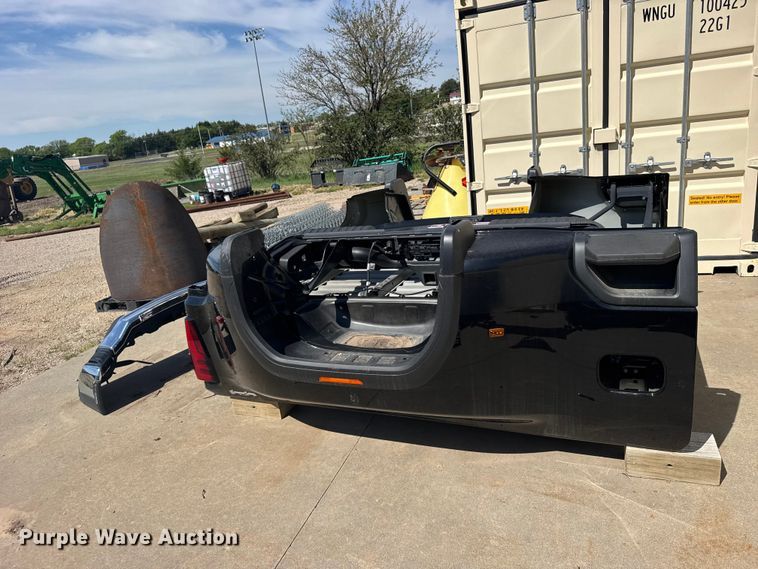 image for item FB7322 2025 GMC dually take off bed