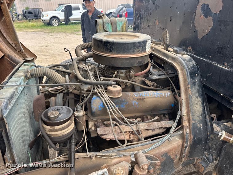 image for item FB7348 1967 Ford C610D rollback truck