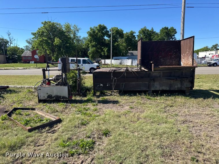 image for item FB7352 Trash compactor