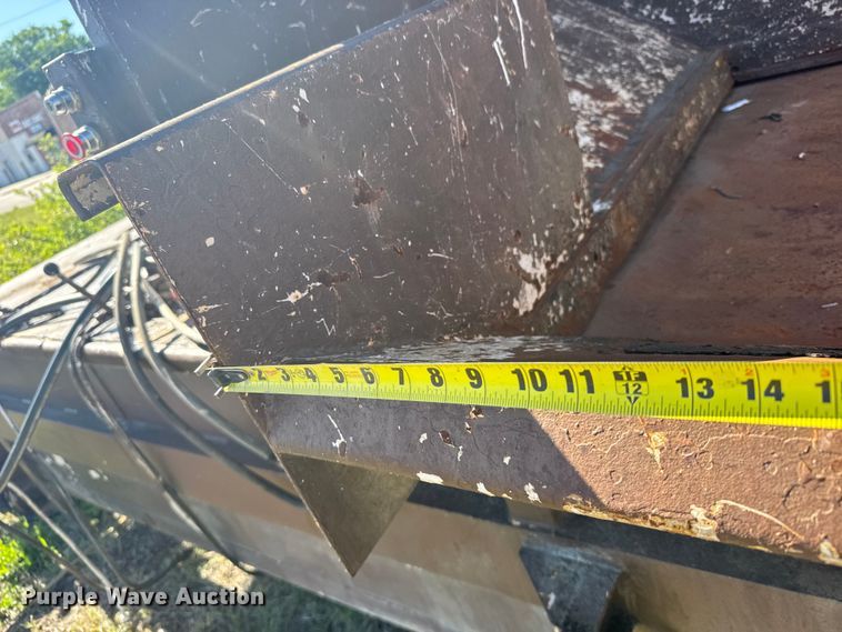 image for item FB7352 Trash compactor