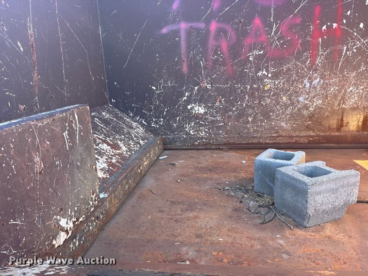 image for item FB7352 Trash compactor