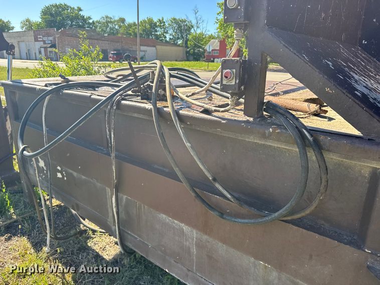 image for item FB7352 Trash compactor