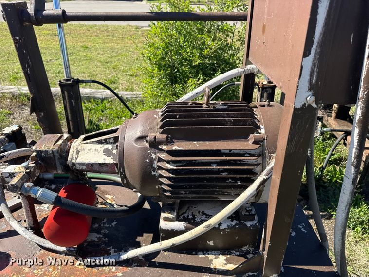 image for item FB7352 Trash compactor