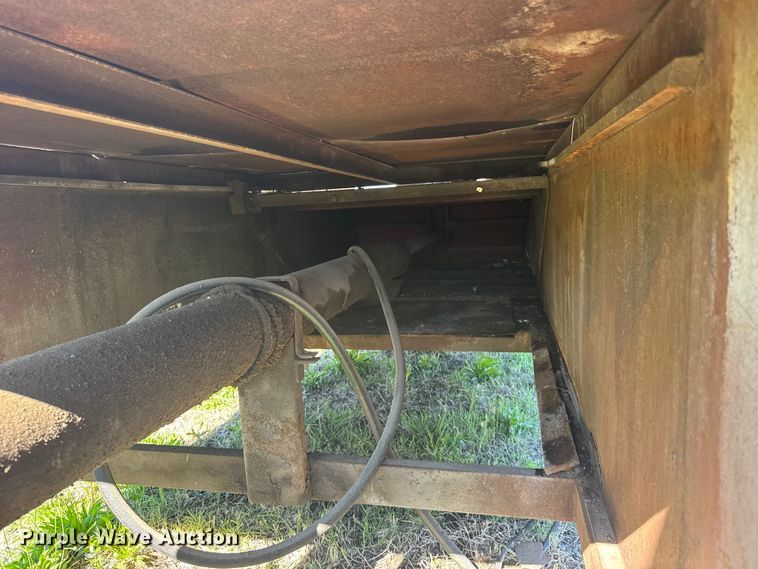 image for item FB7352 Trash compactor