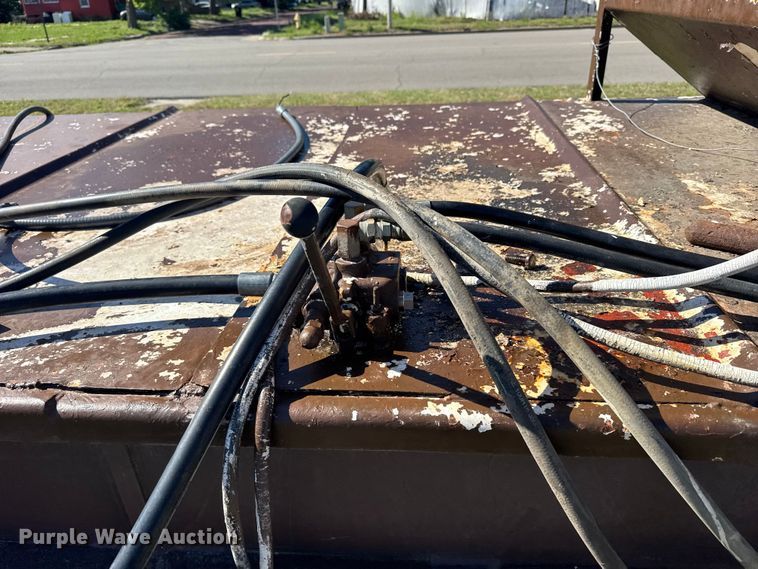 image for item FB7352 Trash compactor