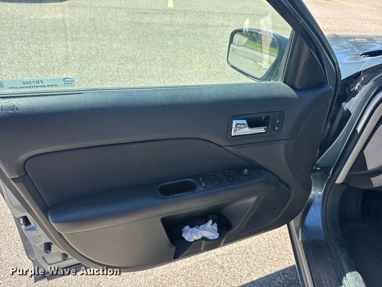 image for item FB7356 2012 Ford Fusion 