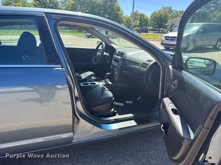 image for item FB7356 2012 Ford Fusion 
