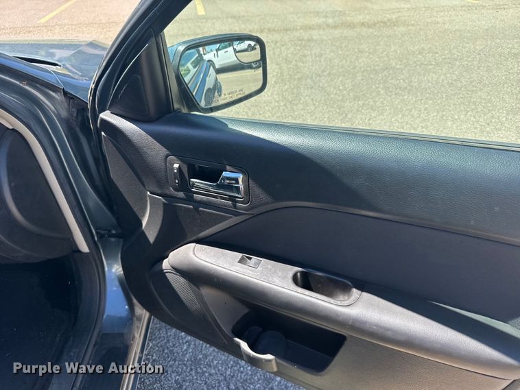 image for item FB7356 2012 Ford Fusion 