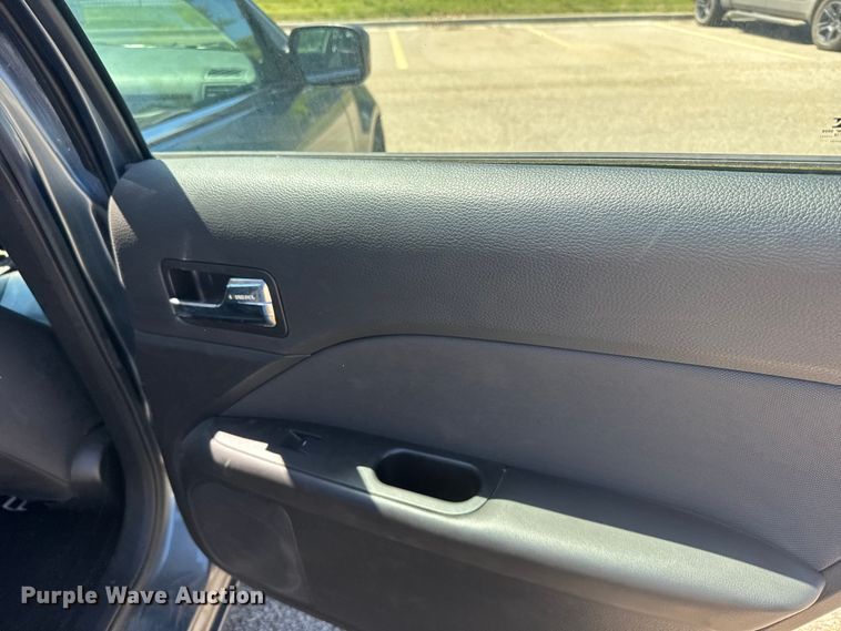 image for item FB7356 2012 Ford Fusion 
