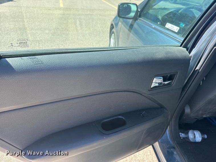 image for item FB7356 2012 Ford Fusion 