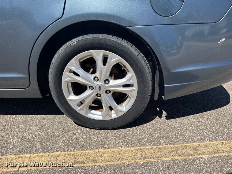 image for item FB7356 2012 Ford Fusion 