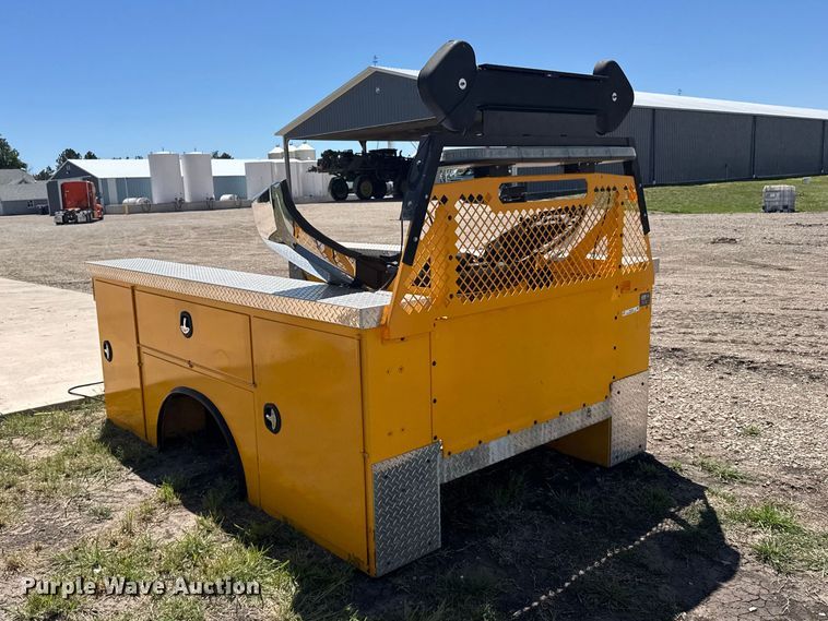 image for item FB7359 CM Truck Beds AI-110