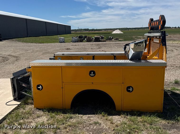 image for item FB7359 CM Truck Beds AI-110
