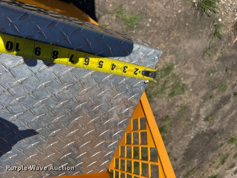 image for item FB7359 CM Truck Beds AI-110