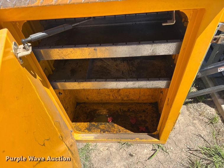 image for item FB7359 CM Truck Beds AI-110