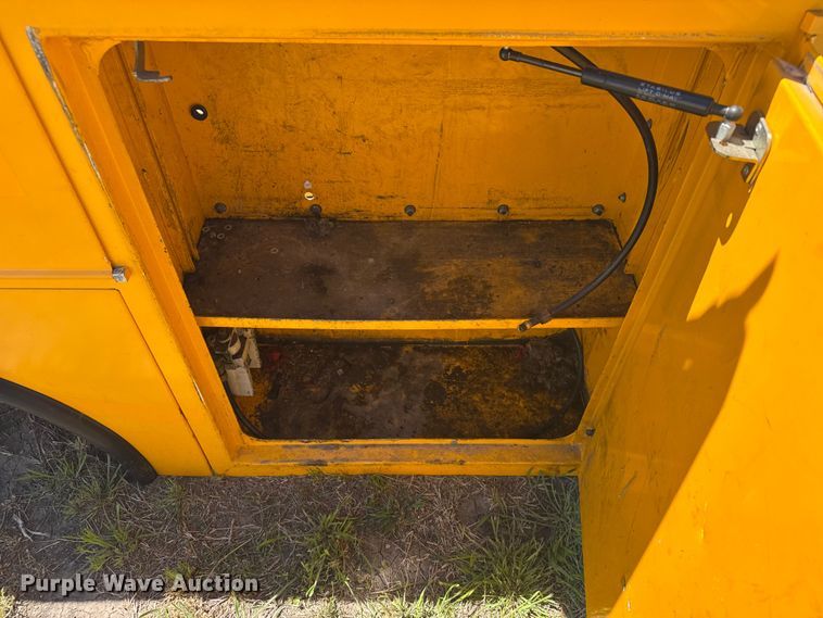 image for item FB7359 CM Truck Beds AI-110