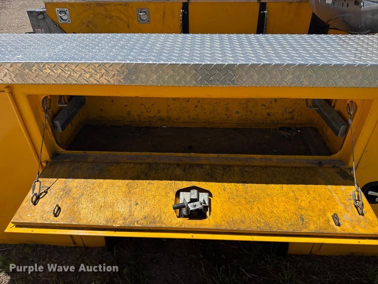 image for item FB7359 CM Truck Beds AI-110