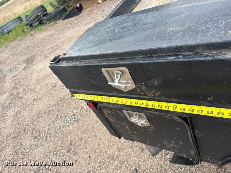 image for item FB7364 2014 Chevrolet Silverado 2500HD Crew Cab flatbed pickup truck