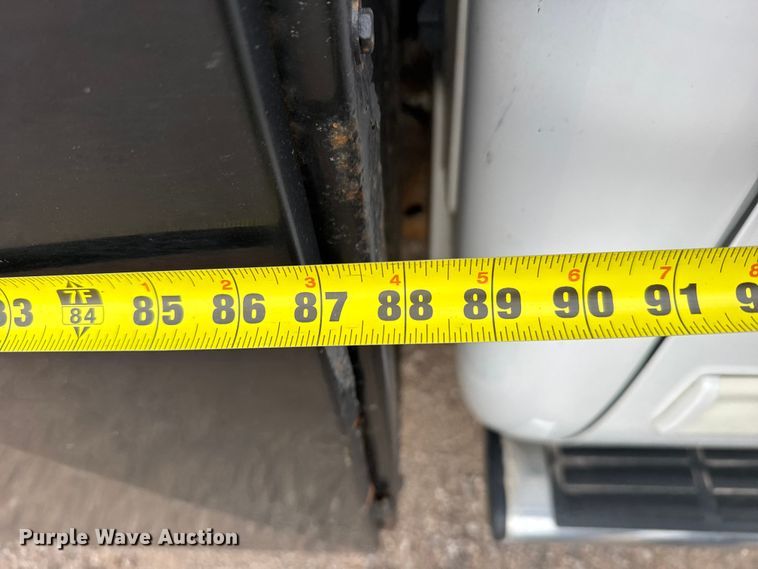 image for item FB7364 2014 Chevrolet Silverado 2500HD Crew Cab flatbed pickup truck