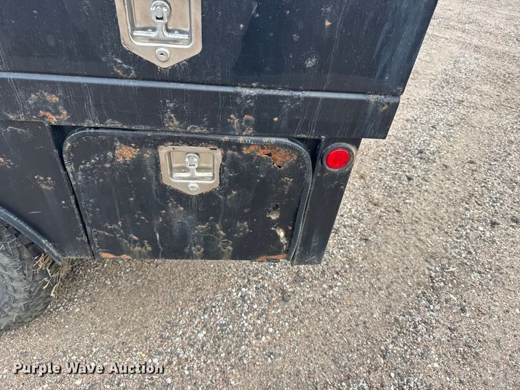 image for item FB7364 2014 Chevrolet Silverado 2500HD Crew Cab flatbed pickup truck