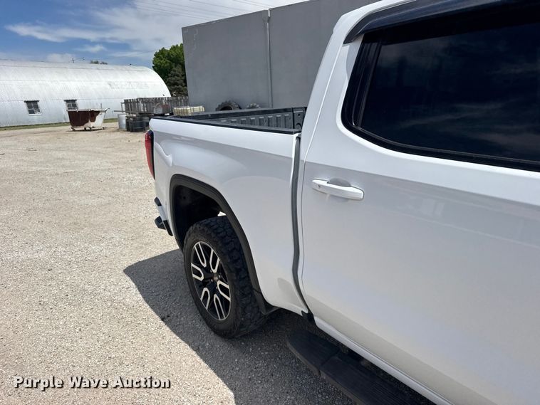 image for item FB7374 2021 GMC Sierra Crew Cab pickup truck