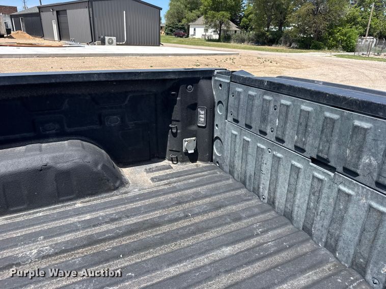 image for item FB7374 2021 GMC Sierra Crew Cab pickup truck