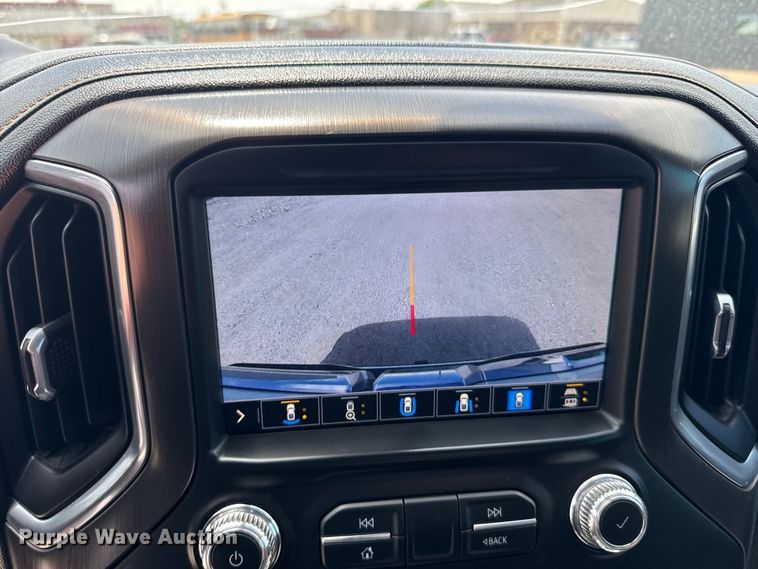 image for item FB7374 2021 GMC Sierra Crew Cab pickup truck