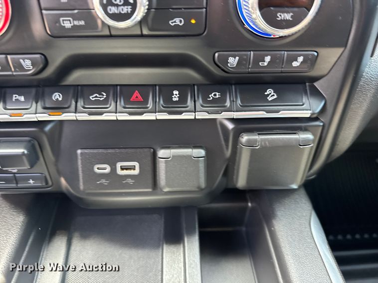 image for item FB7374 2021 GMC Sierra Crew Cab pickup truck