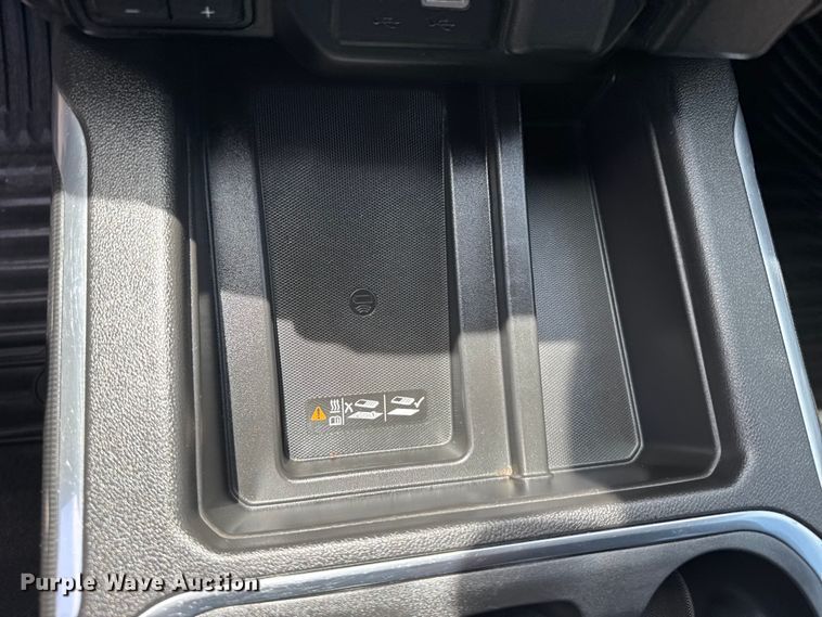 image for item FB7374 2021 GMC Sierra Crew Cab pickup truck