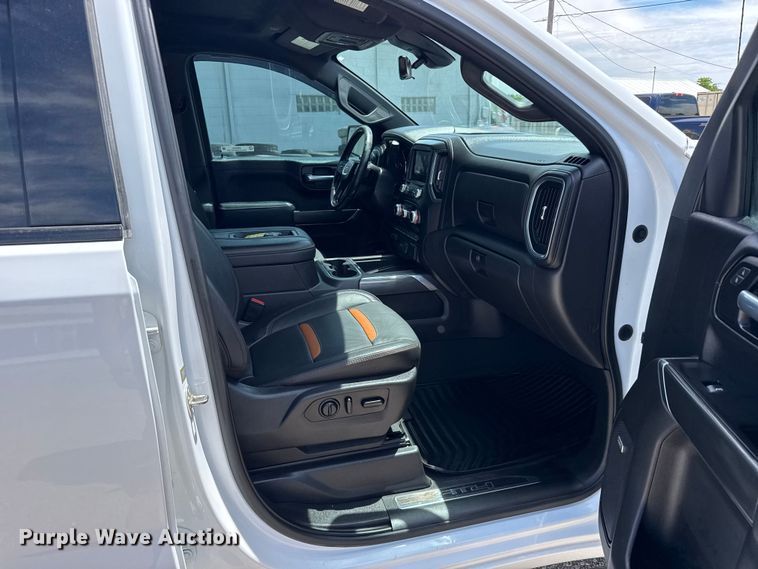 image for item FB7374 2021 GMC Sierra Crew Cab pickup truck