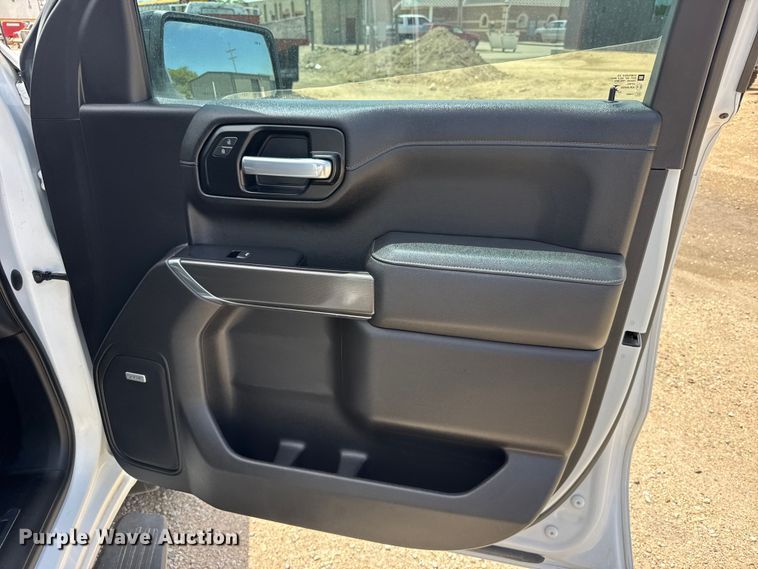 image for item FB7374 2021 GMC Sierra Crew Cab pickup truck
