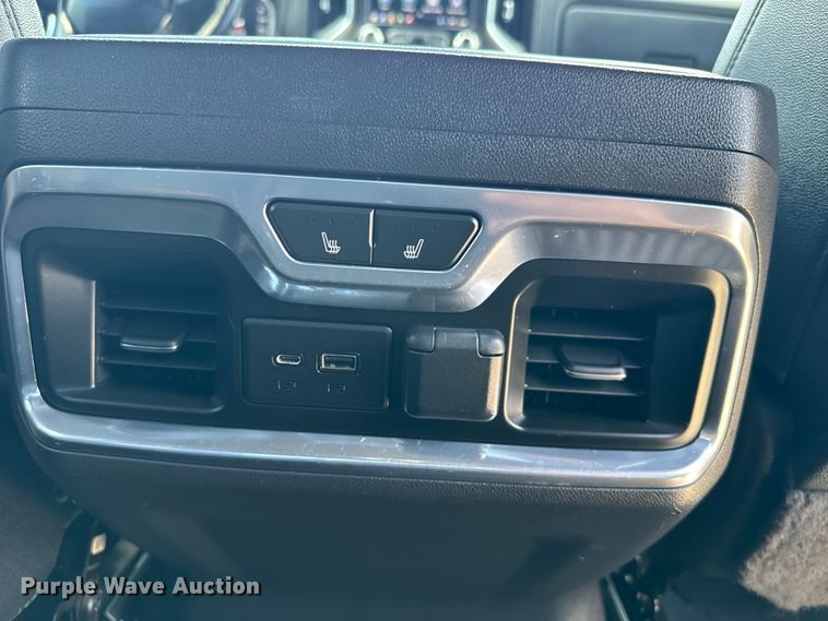 image for item FB7374 2021 GMC Sierra Crew Cab pickup truck