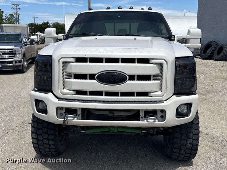 image for item FB7375 2011 Ford F250 Super Duty Crew Cab pickup truck