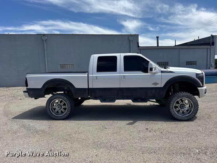 image for item FB7375 2011 Ford F250 Super Duty Crew Cab pickup truck