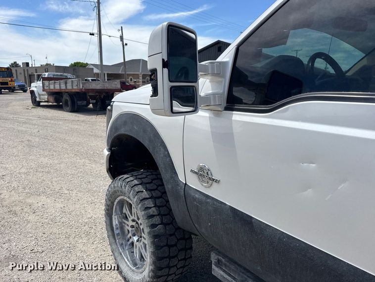image for item FB7375 2011 Ford F250 Super Duty Crew Cab pickup truck