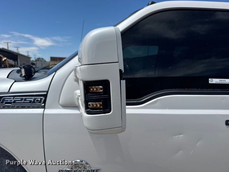 image for item FB7375 2011 Ford F250 Super Duty Crew Cab pickup truck