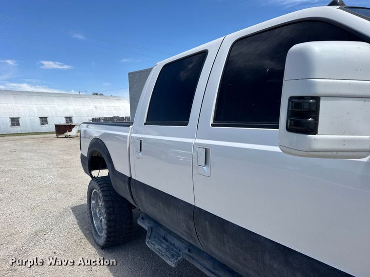 image for item FB7375 2011 Ford F250 Super Duty Crew Cab pickup truck