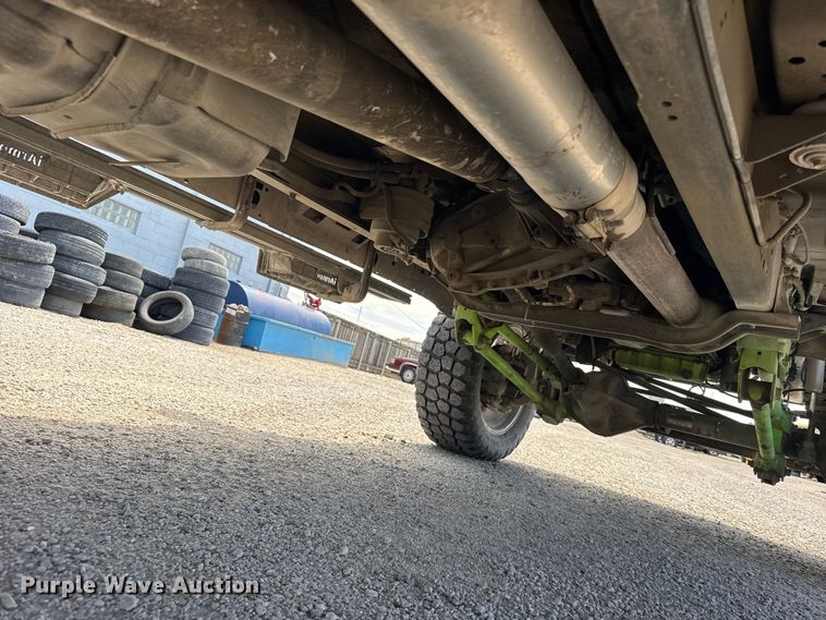 image for item FB7375 2011 Ford F250 Super Duty Crew Cab pickup truck