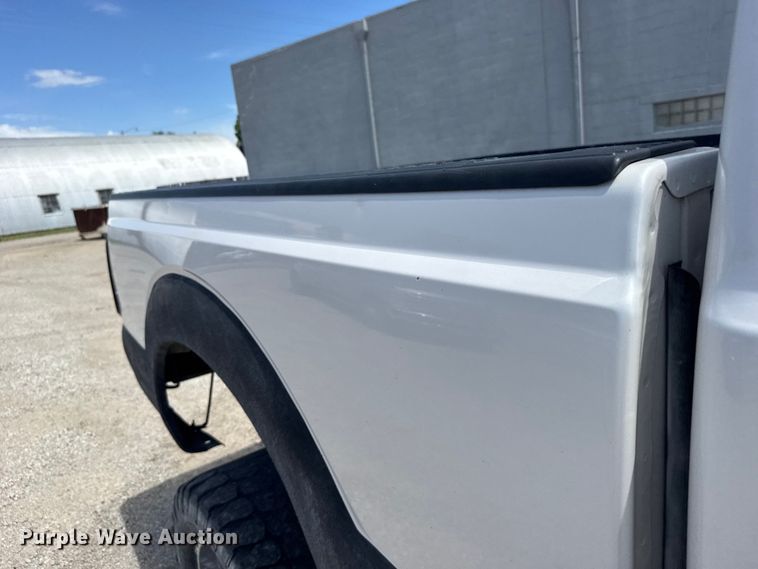 image for item FB7375 2011 Ford F250 Super Duty Crew Cab pickup truck