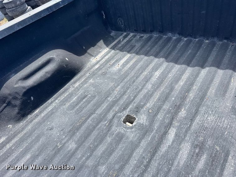 image for item FB7375 2011 Ford F250 Super Duty Crew Cab pickup truck