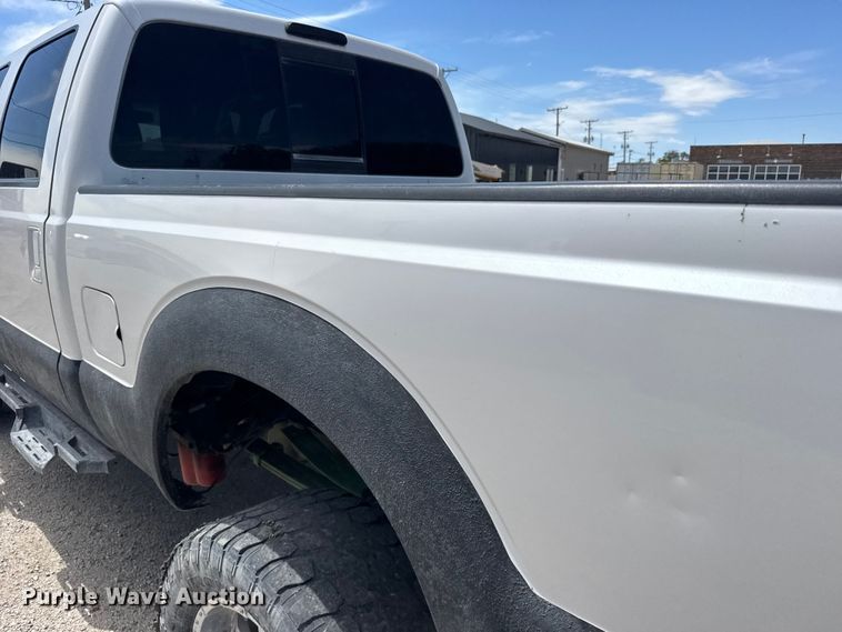 image for item FB7375 2011 Ford F250 Super Duty Crew Cab pickup truck