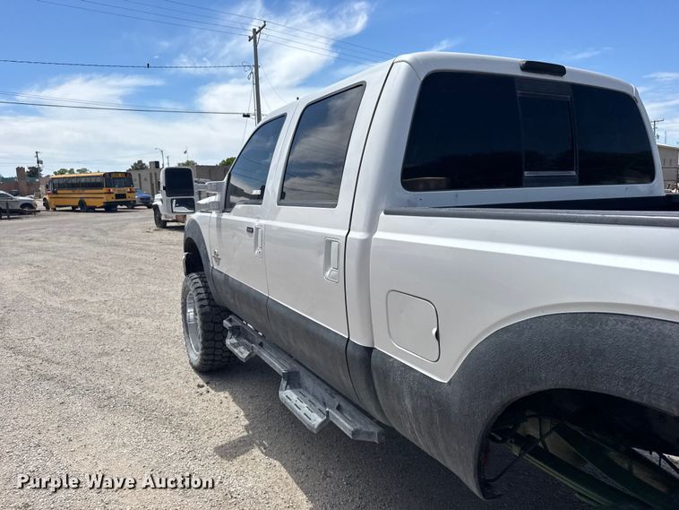 image for item FB7375 2011 Ford F250 Super Duty Crew Cab pickup truck