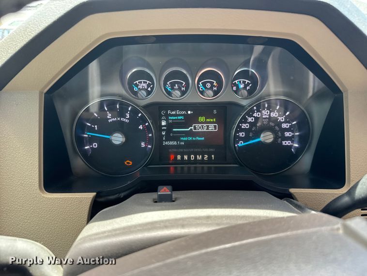 image for item FB7375 2011 Ford F250 Super Duty Crew Cab pickup truck