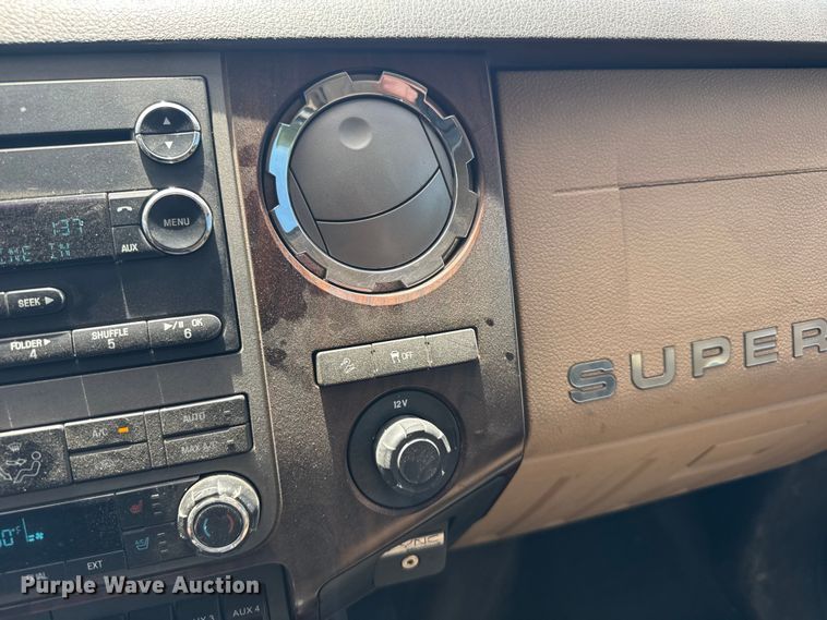 image for item FB7375 2011 Ford F250 Super Duty Crew Cab pickup truck